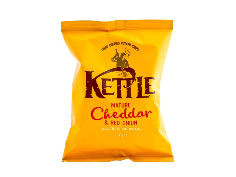 Kettle cheddar&red onion chips 40g